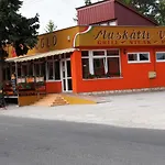 Laszlo Nyaralohaz *
