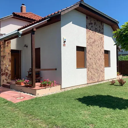 Laszlo Nyaralohaz Apartamento *