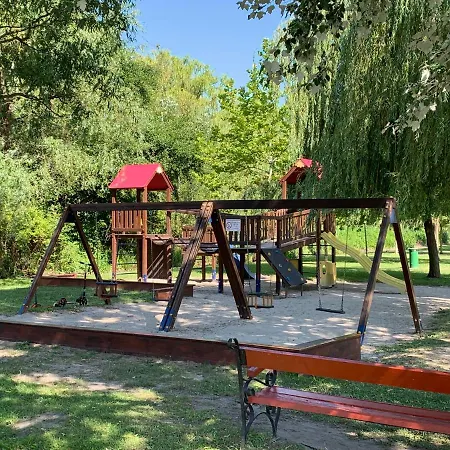 Laszlo Nyaralohaz Apartamento *